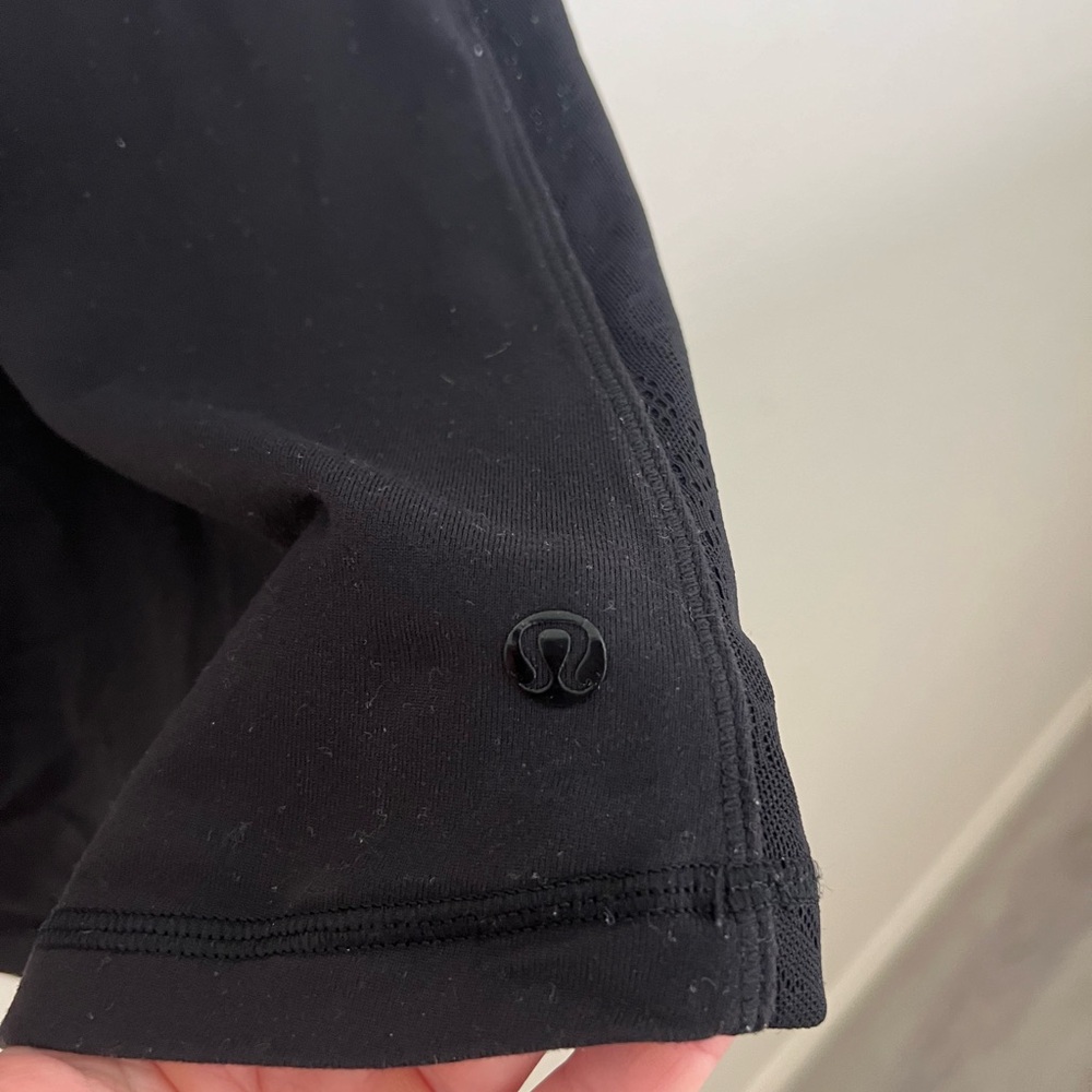 ***Bundle 2 for $10 deal*** Lululemon black lace size 4 tank top - Picture 2 of 6